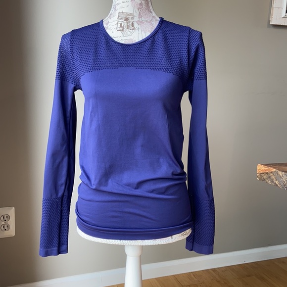 Fabletics Musetta Seamless LS Compression Top - Picture 4 of 10